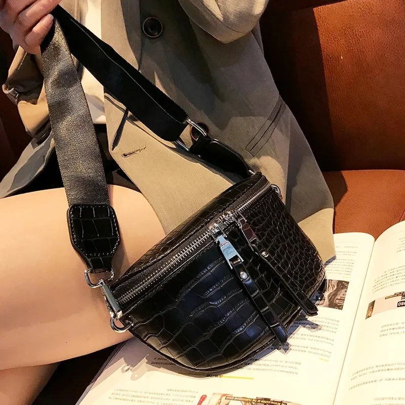 Luxury Designer Saddle Women's Chest Bag High Quality Crossbody Bags Female Fashion Chain Handbag Hobos Bag Banana Belt Purse