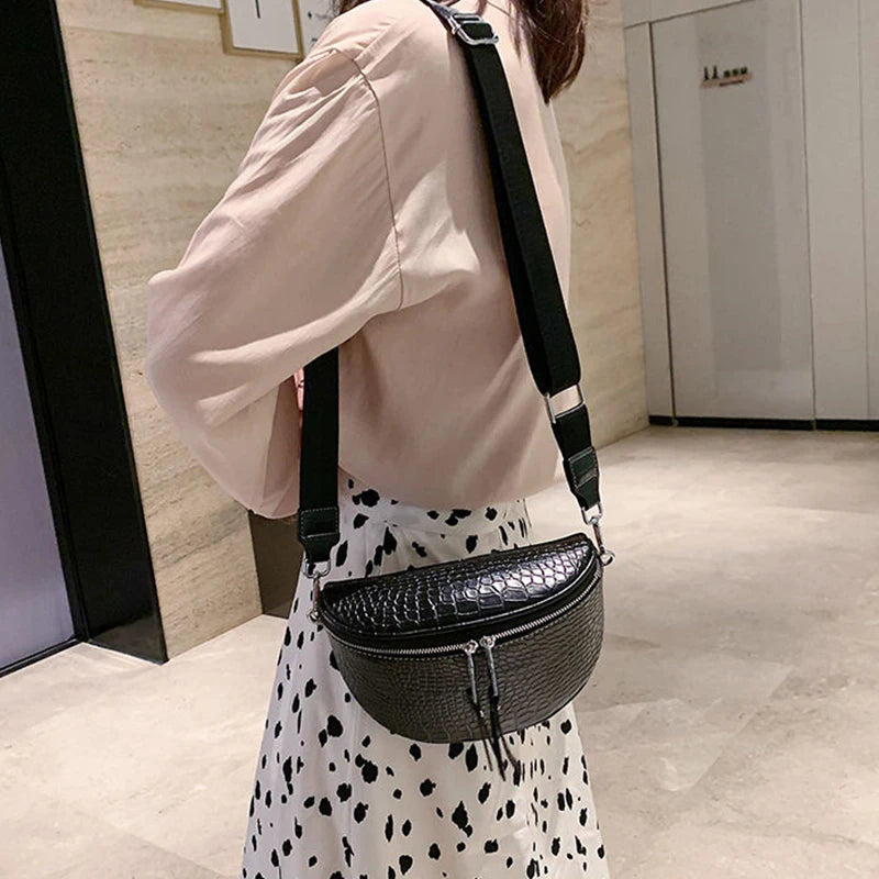 Luxury Designer Saddle Women's Chest Bag High Quality Crossbody Bags Female Fashion Chain Handbag Hobos Bag Banana Belt Purse