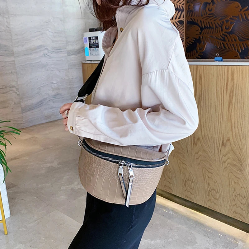 Luxury Designer Saddle Women's Chest Bag High Quality Crossbody Bags Female Fashion Chain Handbag Hobos Bag Banana Belt Purse
