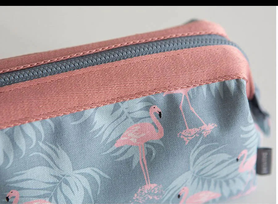 New Fashion Cosmetic Bag Women Waterproof Flamingo Makeup Bags Travel Organizer Toiletry Kits Portable Makeup Bags Beautician