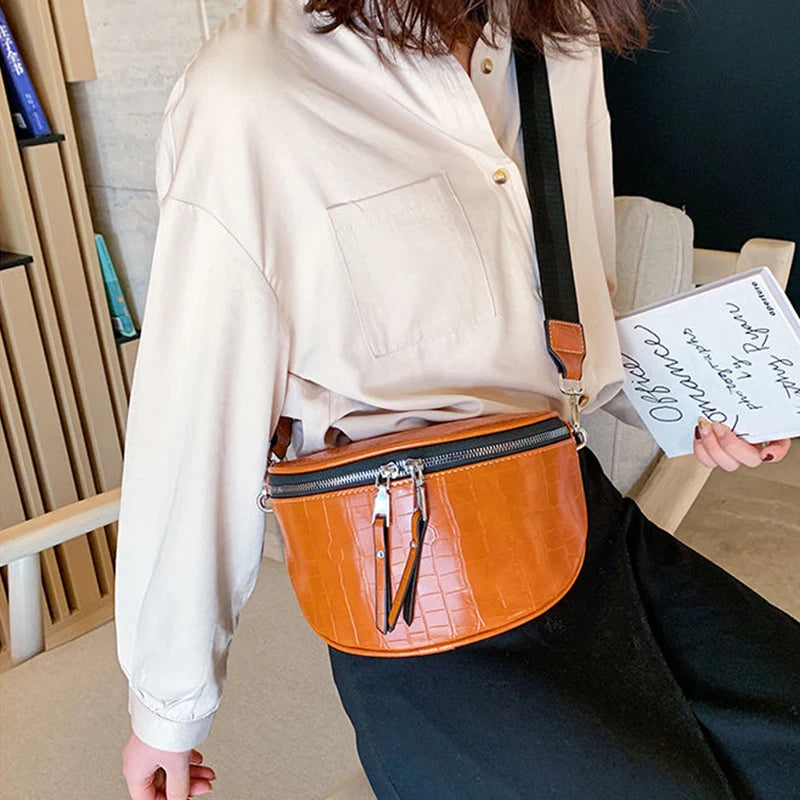 Luxury Designer Saddle Women's Chest Bag High Quality Crossbody Bags Female Fashion Chain Handbag Hobos Bag Banana Belt Purse