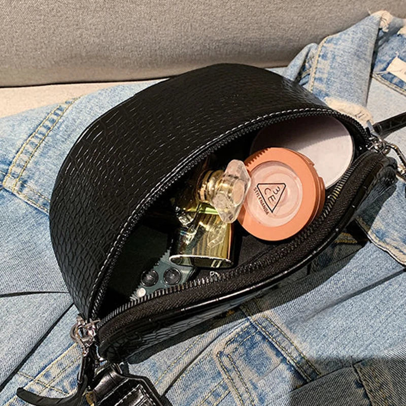 Luxury Designer Saddle Women's Chest Bag High Quality Crossbody Bags Female Fashion Chain Handbag Hobos Bag Banana Belt Purse
