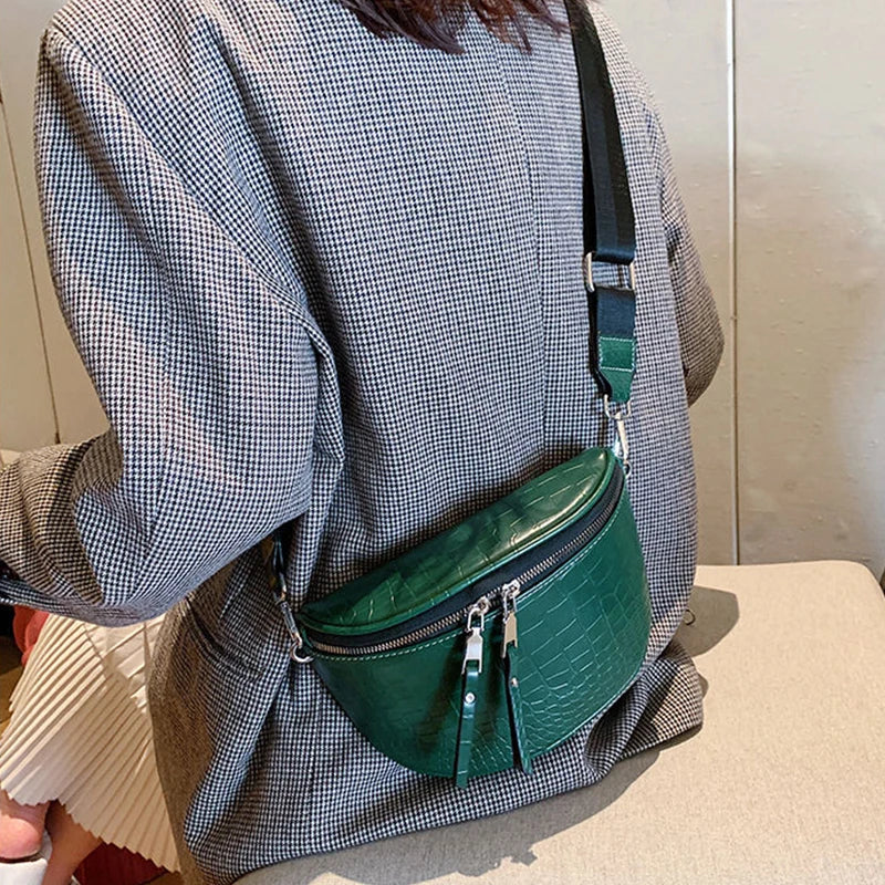 Luxury Designer Saddle Women's Chest Bag High Quality Crossbody Bags Female Fashion Chain Handbag Hobos Bag Banana Belt Purse