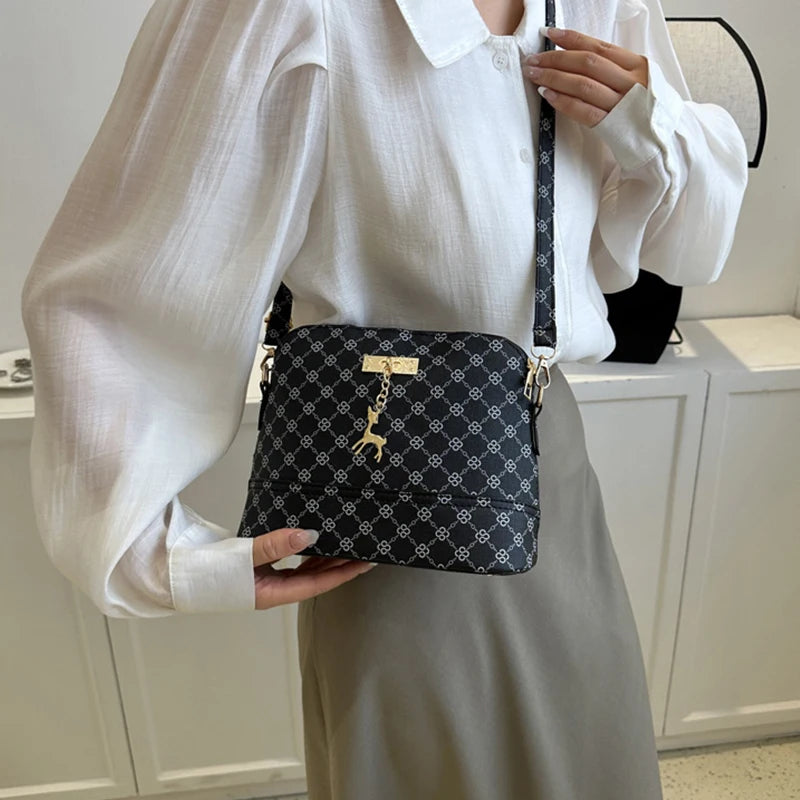 PU Leather Women Shoulder Bag Female Deer Pendant Handbags Girl Small Crossbody Bag Fashion Shell Shape Messenger Bag Bolsos