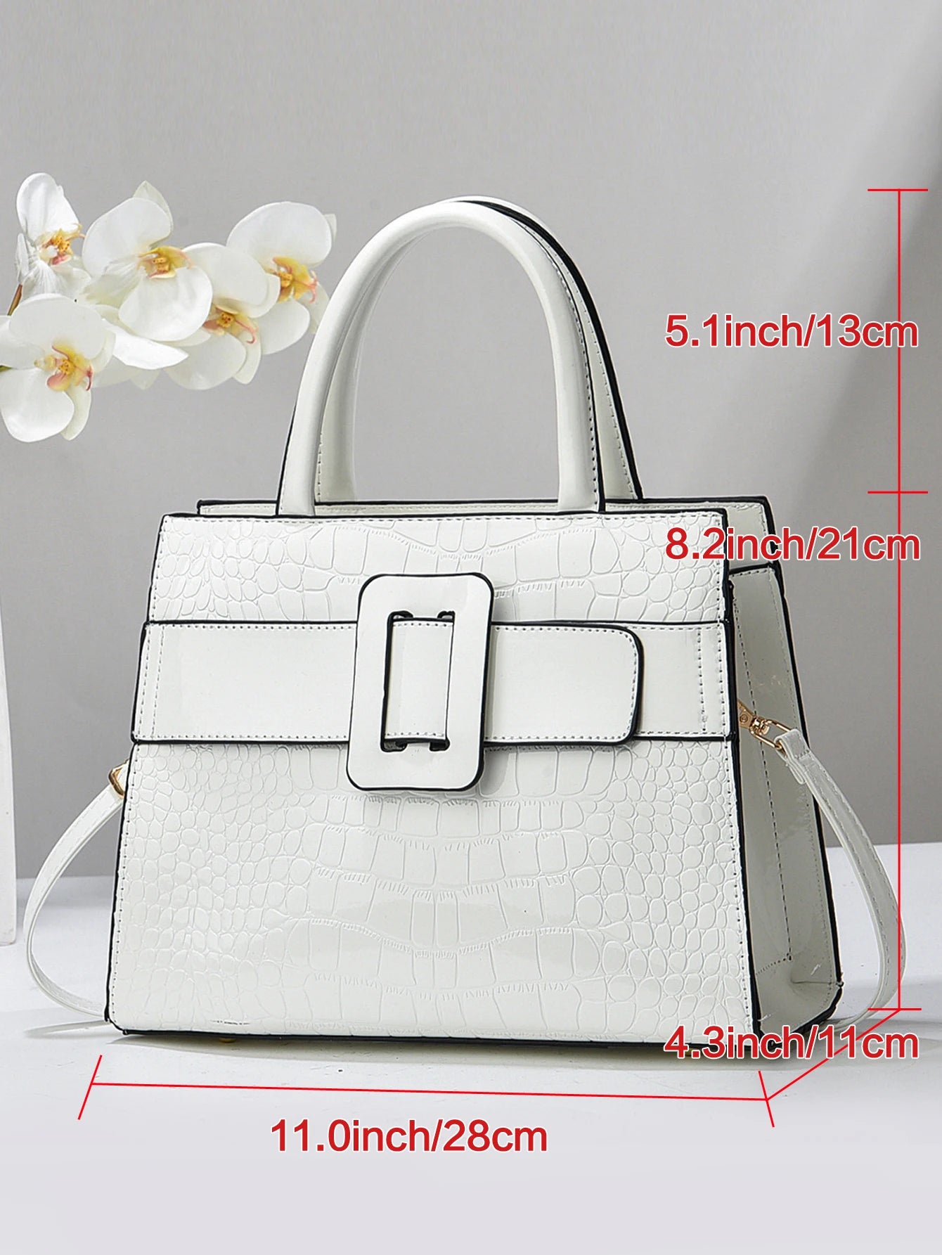 Bright leather crossbody bag, trendy and versatile commuting bag, stylish and atmospheric handbag