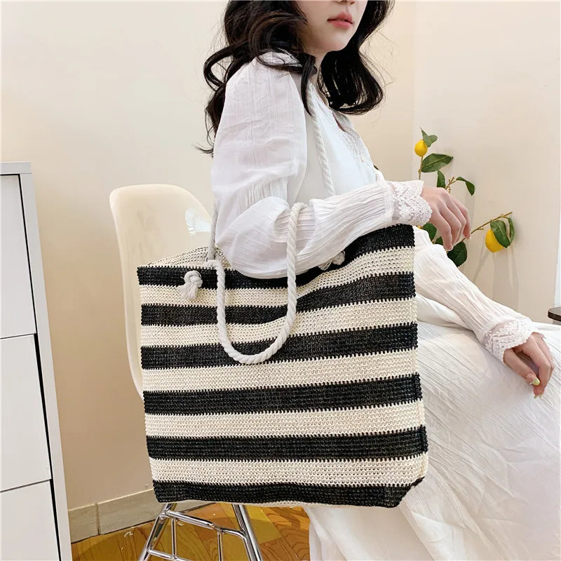 Women Straw Shoulder Bag Color Contrast Beach Handbag Large Capacity Simple Shoulder Bag Ladies Summer Daily Bag