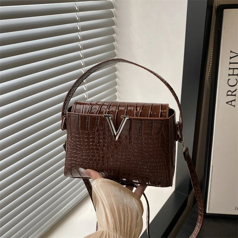 Fashionable Mini Solid Coloru Simple Hardware Lock Buckle Decoration Pu Waterproof Fabric Multifunctional Handbag Crossbody Bag