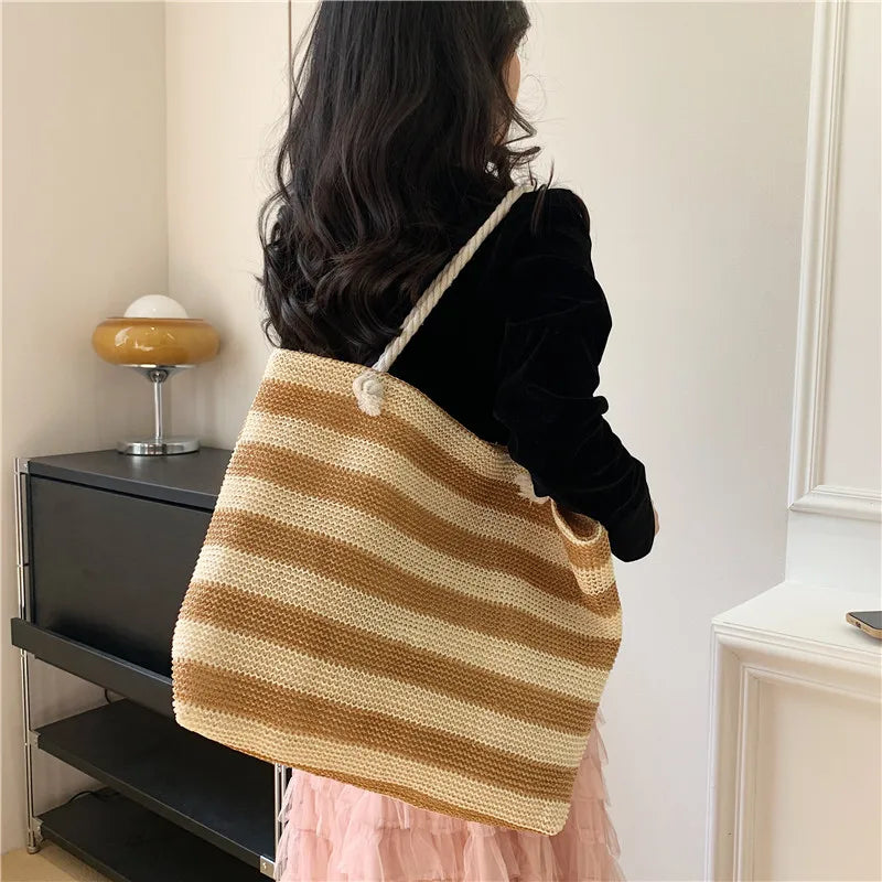 Women Straw Shoulder Bag Color Contrast Beach Handbag Large Capacity Simple Shoulder Bag Ladies Summer Daily Bag