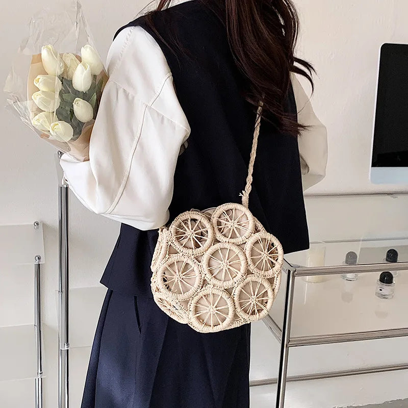 Summer Hollow Round Straw Bag For Women Casual Woven Handmade Crossbody Bag New Trendy Rattan Beach Bags Designer Circle Handbag