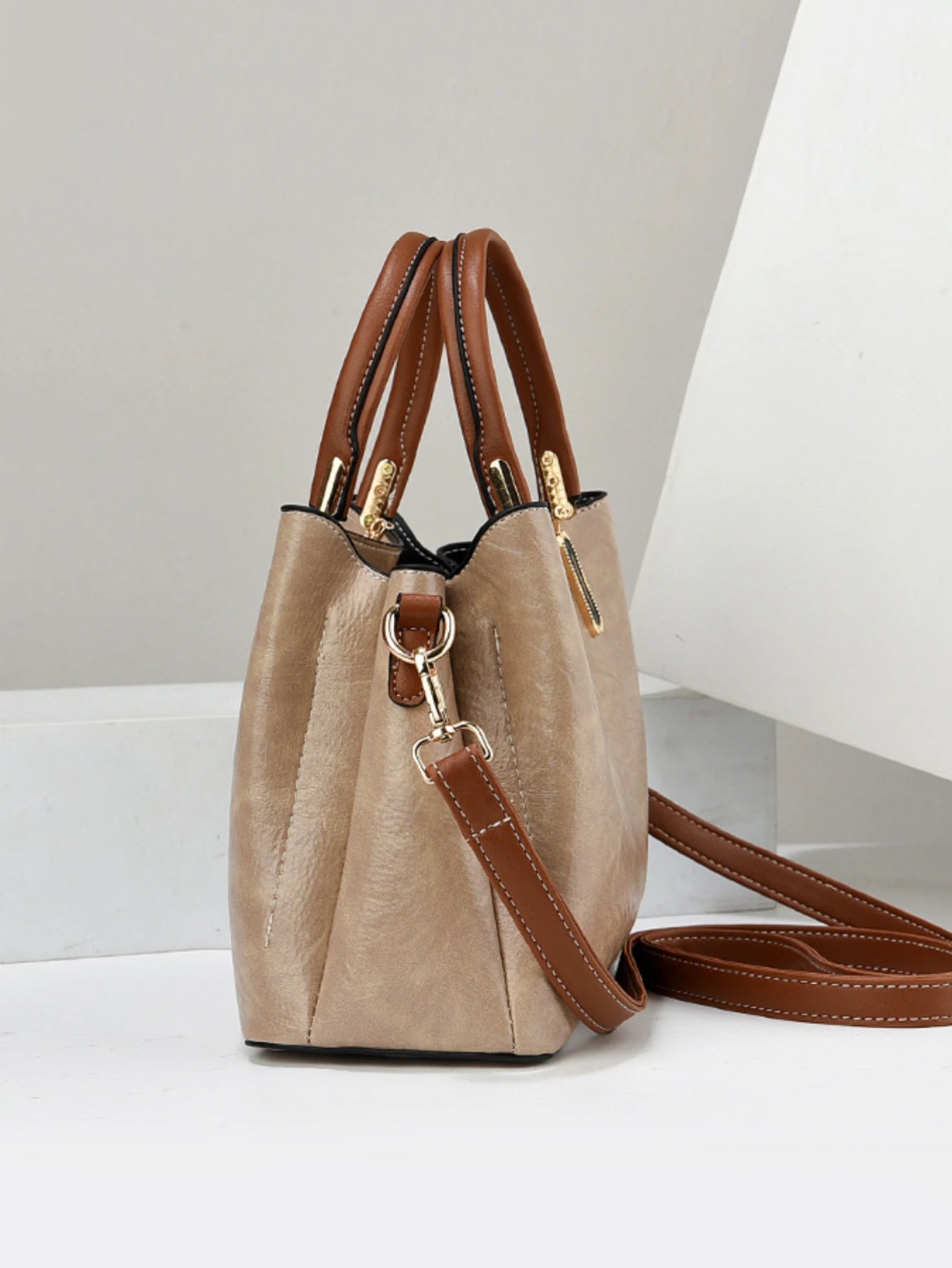 Fashionable and luxurious design women's bag, large capacity simple and high-end handbag shoulder bag