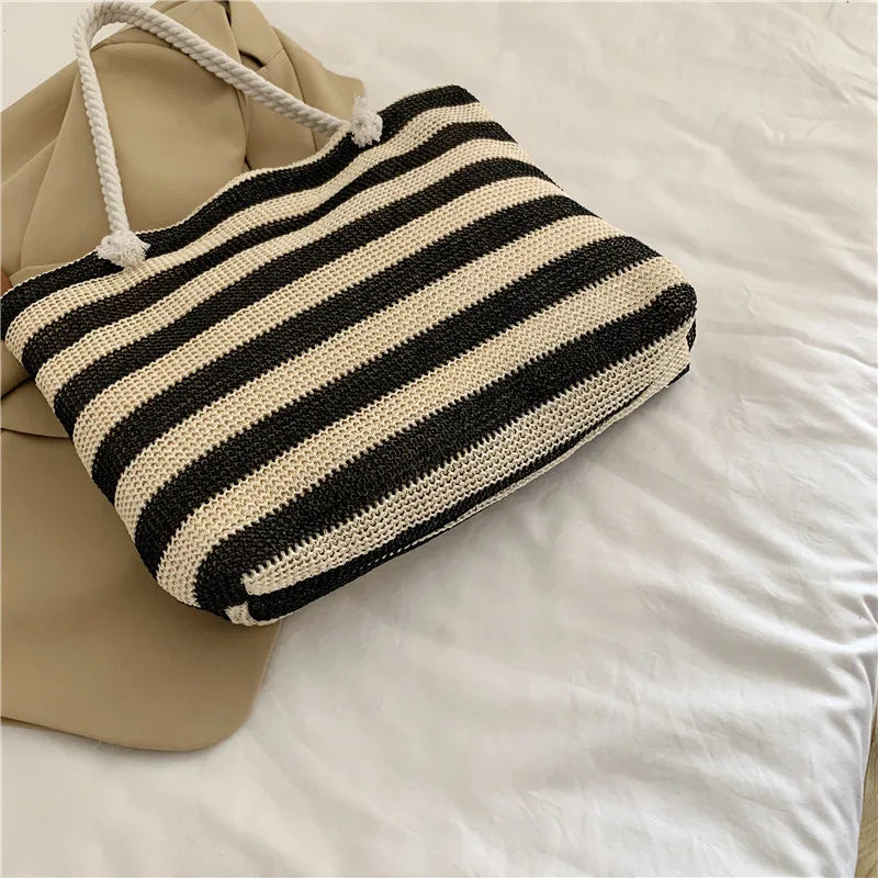 Women Straw Shoulder Bag Color Contrast Beach Handbag Large Capacity Simple Shoulder Bag Ladies Summer Daily Bag