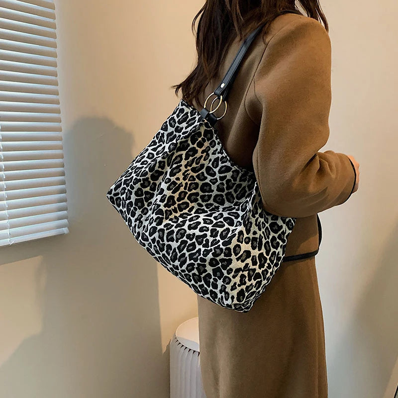New Fashion Tote Bags Shopping and Travel Canvas Bags Women Popular Handbags Large Capacity Leopard Shoulder Bags
