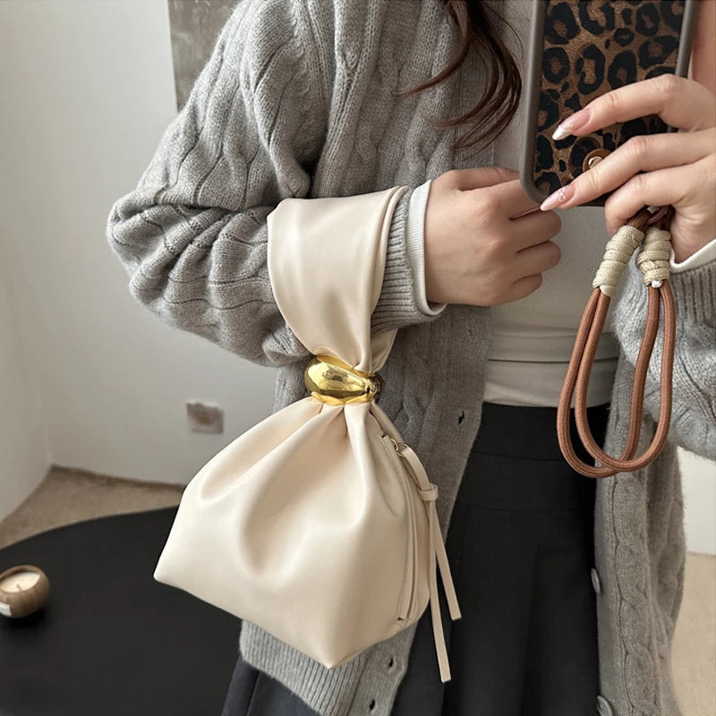 Design Mini PU Leather Dumpling Niche Clutch Bags for Women Fashion Knotted Female Retro Shoulder Bag Wrist Handbags and Purses