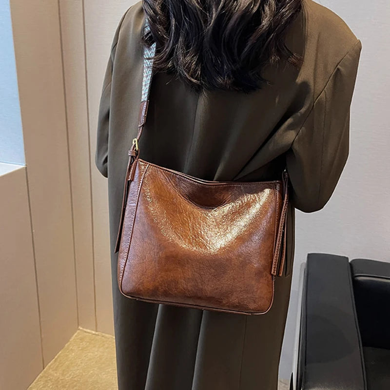 New Crossbody Bag PU Soft Leather Bag Women Fashion Simple Small Square Bag Retro Large Capacity Casual Shoulder Bag