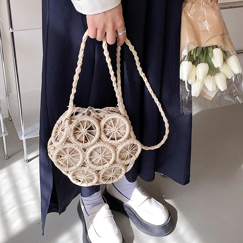 Summer Hollow Round Straw Bag For Women Casual Woven Handmade Crossbody Bag New Trendy Rattan Beach Bags Designer Circle Handbag