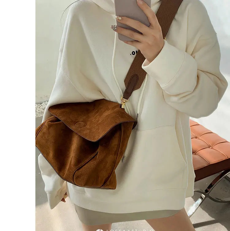 Suede Leather Women's Shoulder Bag Magnetic Button Messenger Bag Large Capacity Work Outing Velvet Tote Bag for Women Daily Use