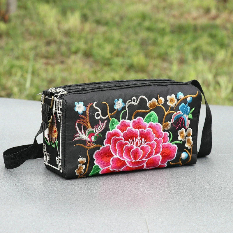 Women's Embroidered Flowers Canvas Shoulder Crossbody Bag Ladies Luxury Large Capacity Handbags and Purse Female Casual Totes