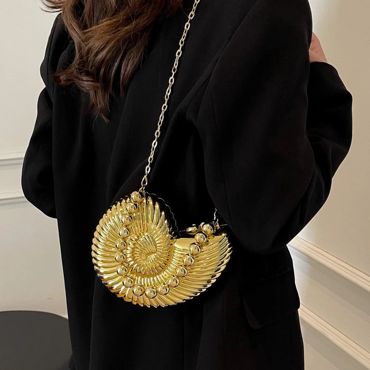 Golden Conch Shaped Shoulder Bag, Detachable Shoulder Strap, Lipstick Pouch, Elegant Shoulder Bag, Suitable For Evening Outings