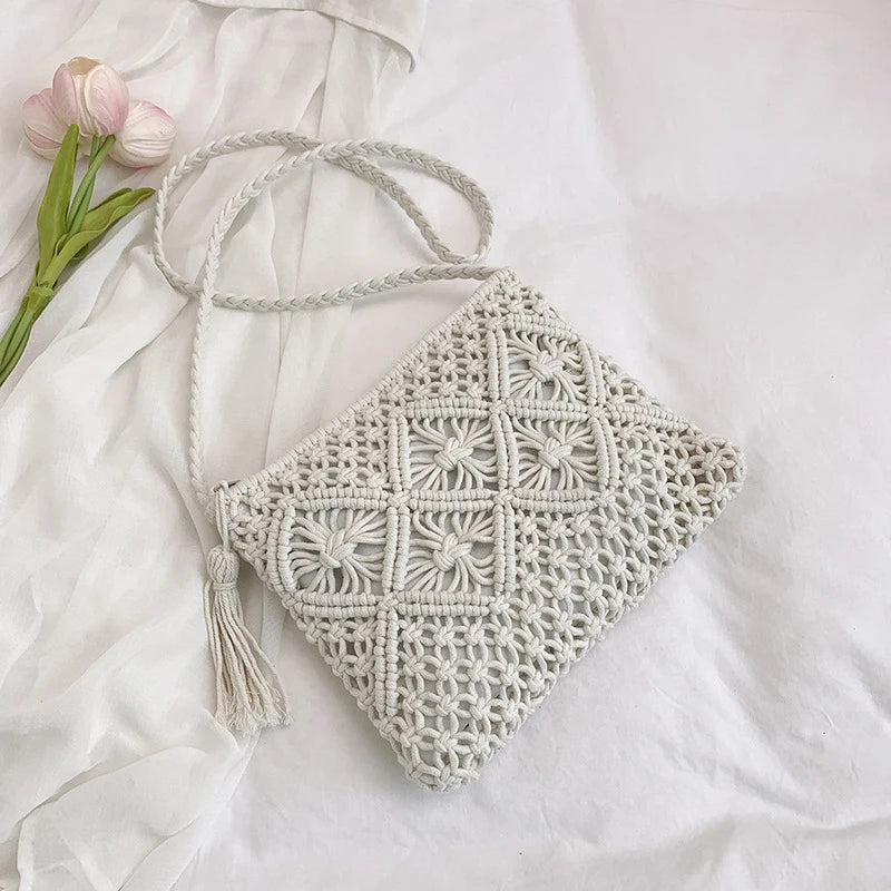 Handwoven Shoulder Bag for Women Crossbody Bag with Zipper Tassel Details Beach Bag for Travel