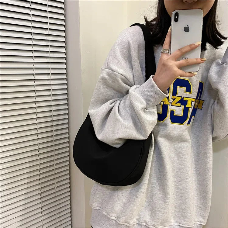 Nylon Half Moon Crossbody Bags for Women, Stylish Dumpling Bag, Small Armpit Shoulder Bag for Daily Use, Work, Outing, Party.