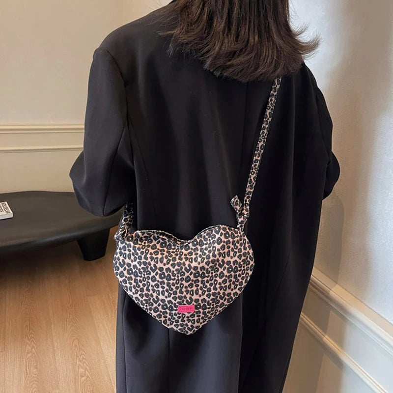 New Heart Shaped Shoulder Bag Fashion Leopard Design Crossbody Bag Cute Handbag Purse For Woman's Tote Bag