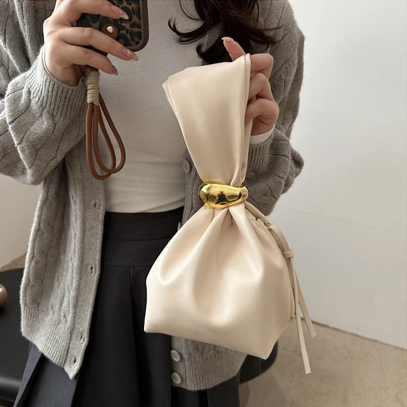 Design Mini PU Leather Dumpling Niche Clutch Bags for Women Fashion Knotted Female Retro Shoulder Bag Wrist Handbags and Purses