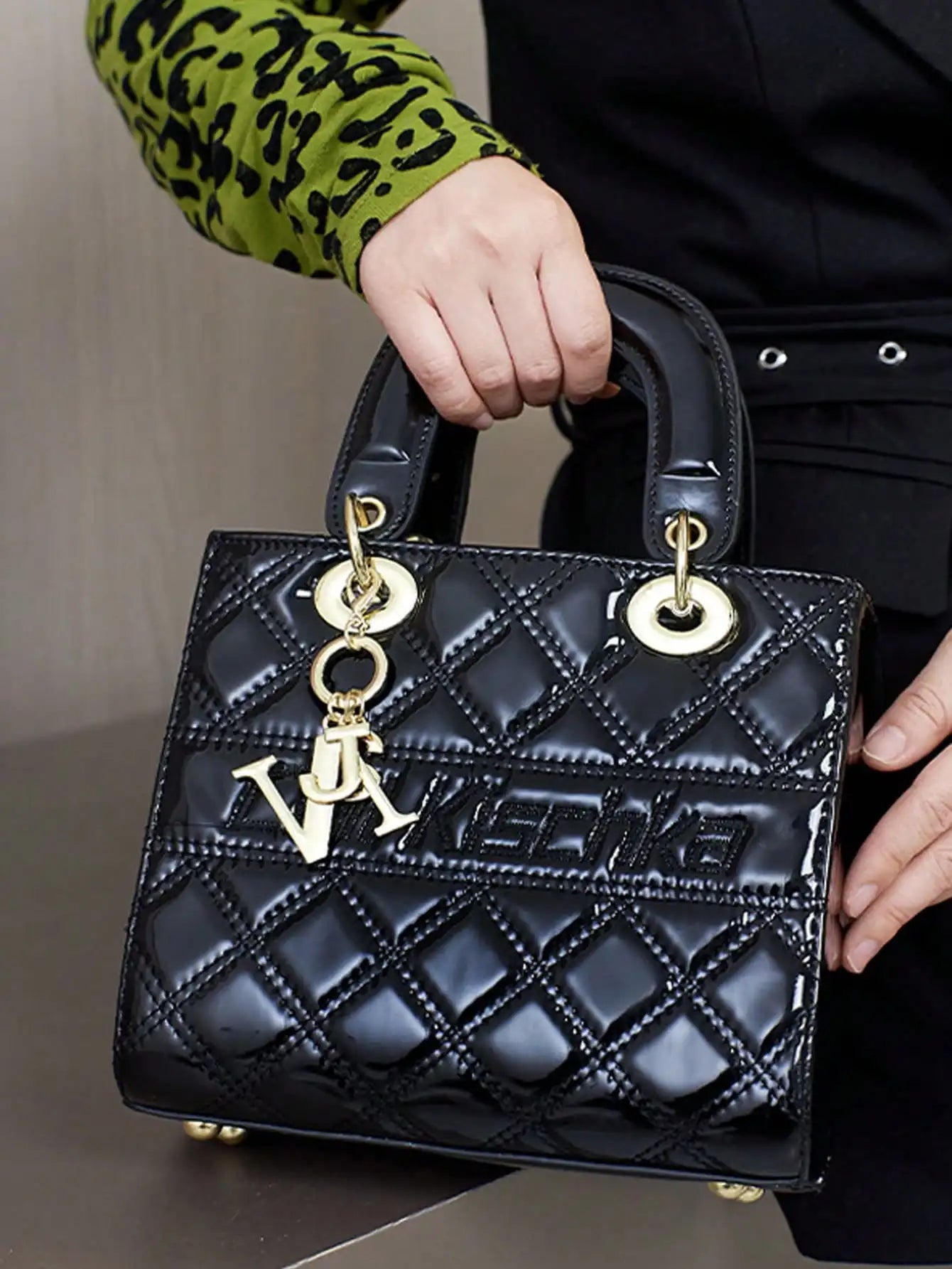 Ladies' handbag with fashionable diamond grid glossy surface, high-end sense, shoulder bag, elegant temperament, square bag