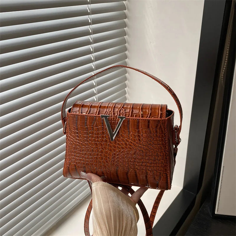 Fashionable Mini Solid Coloru Simple Hardware Lock Buckle Decoration Pu Waterproof Fabric Multifunctional Handbag Crossbody Bag
