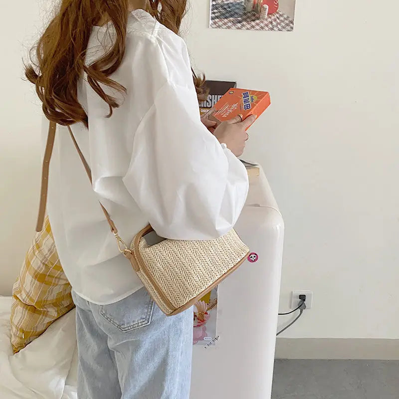 Straw Crossbody Bag For Women Fashion Bohemian Small Knitting Summer Purse And Handbag Ladies Casual Vacation Bucket Beach Bags