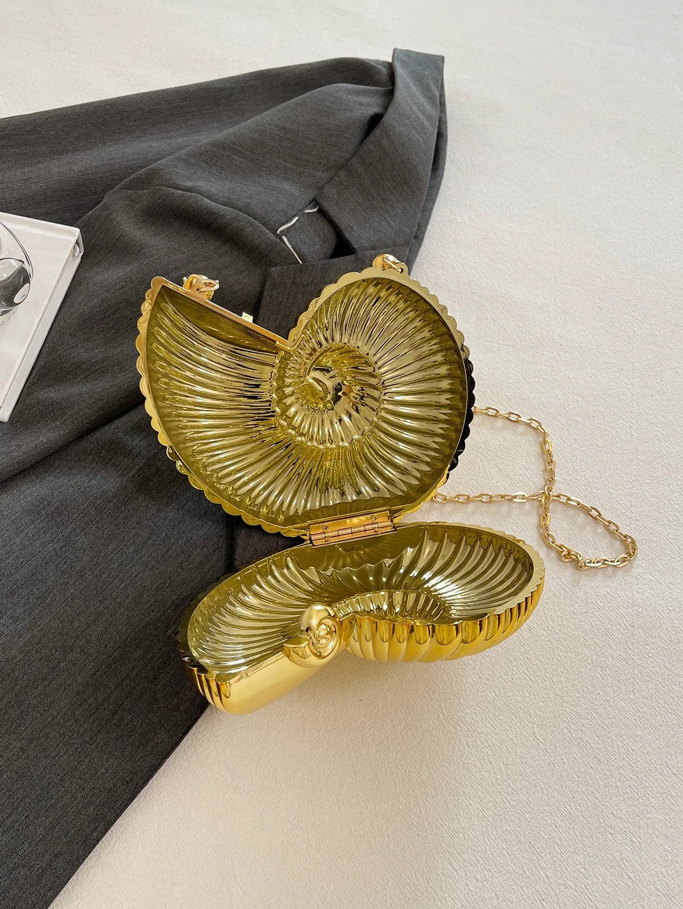 Golden Conch Shaped Shoulder Bag, Detachable Shoulder Strap, Lipstick Pouch, Elegant Shoulder Bag, Suitable For Evening Outings
