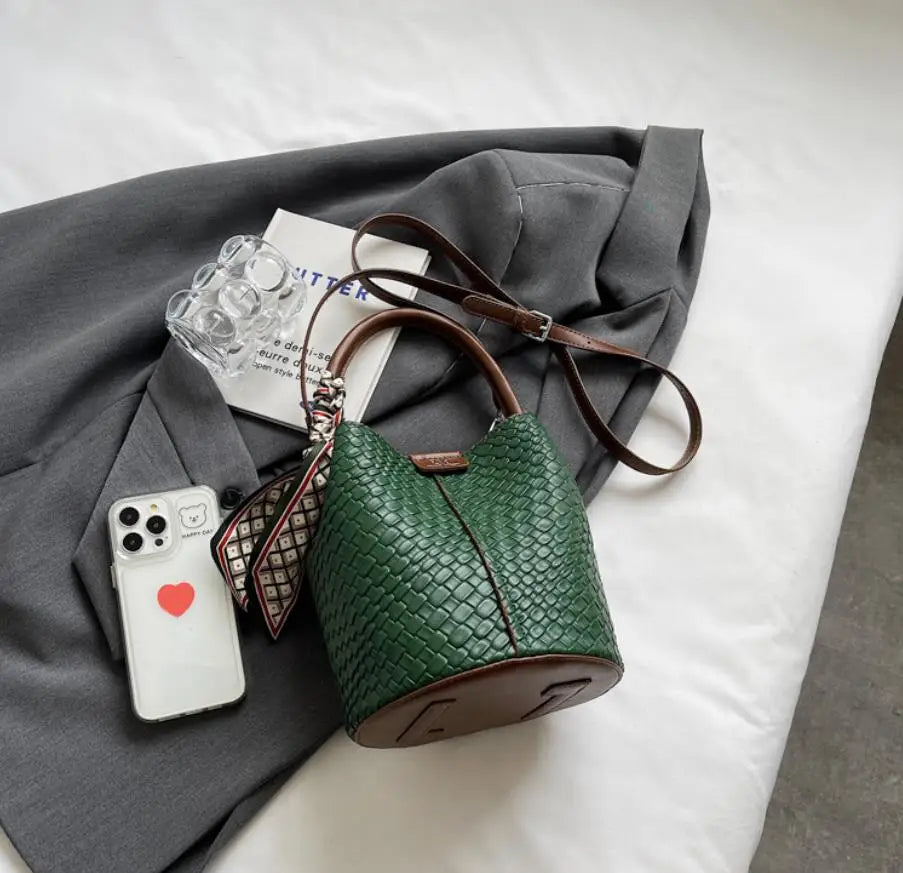 Fashionable Women's Bucket Bag, Stylish Solid Color Woven Effect Handbag Shoulder Bag and Crossbody Bag, Can Be Carried By Hand