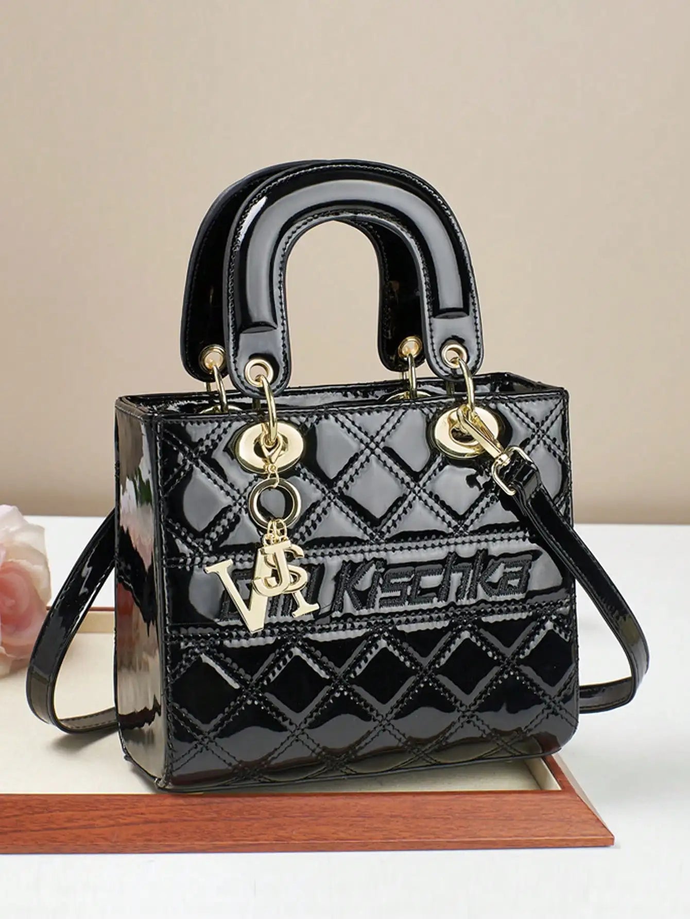 Ladies' handbag with fashionable diamond grid glossy surface, high-end sense, shoulder bag, elegant temperament, square bag