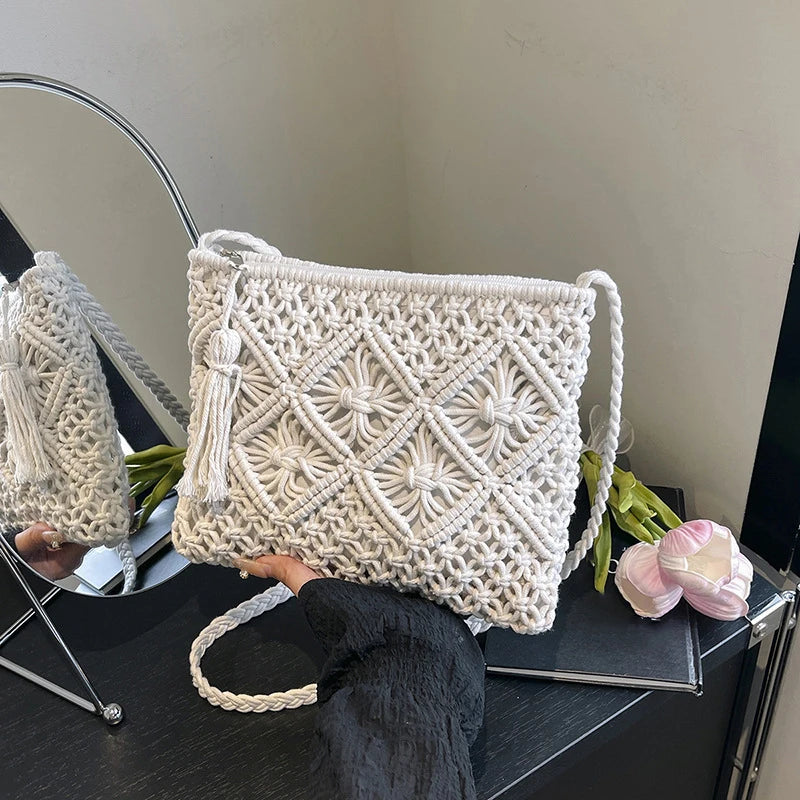 Handwoven Shoulder Bag for Women Crossbody Bag with Zipper Tassel Details Beach Bag for Travel