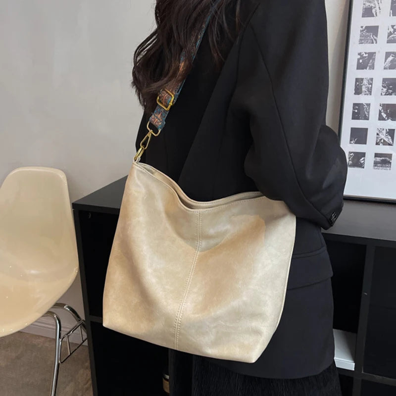 Popular Bucket Bag For Women Luxury Shoulder Bag High Quality Crossbody Bag Designer Large Capacity Messenger Bag Handbag Totes