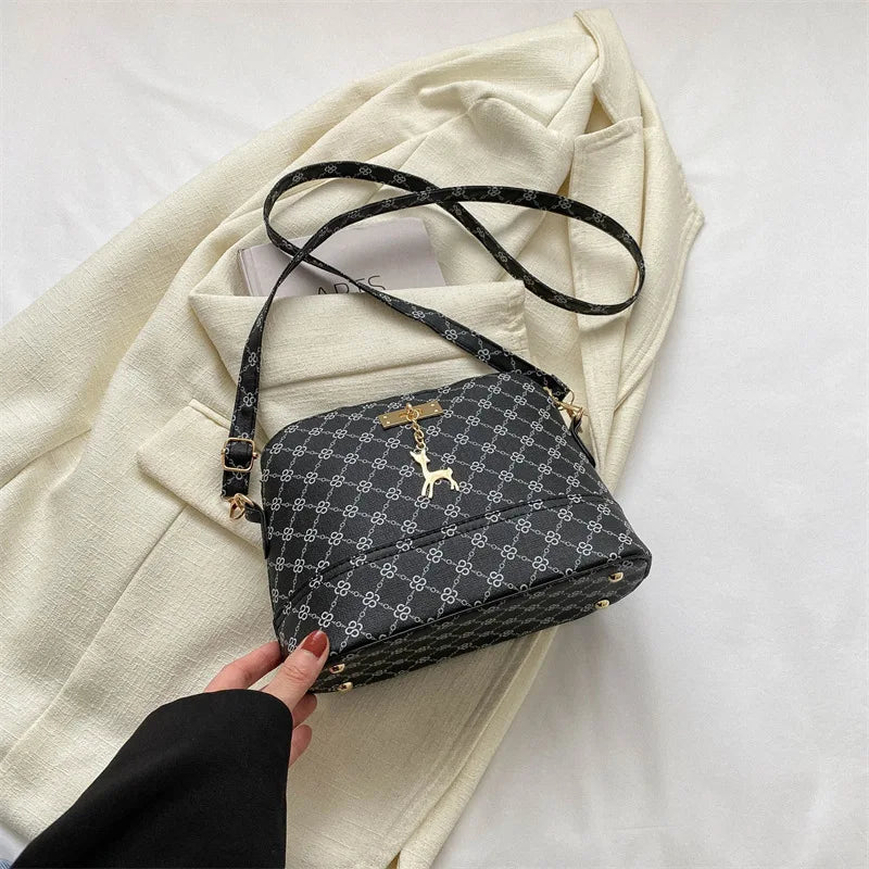 PU Leather Women Shoulder Bag Female Deer Pendant Handbags Girl Small Crossbody Bag Fashion Shell Shape Messenger Bag Bolsos