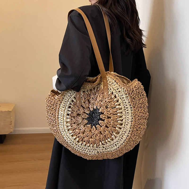 Round Casual Tote Bag with Zipper Closure Vacation Bag Trendy Large Woven Beach Bag Holiday Travel Handbag for Women and Girls