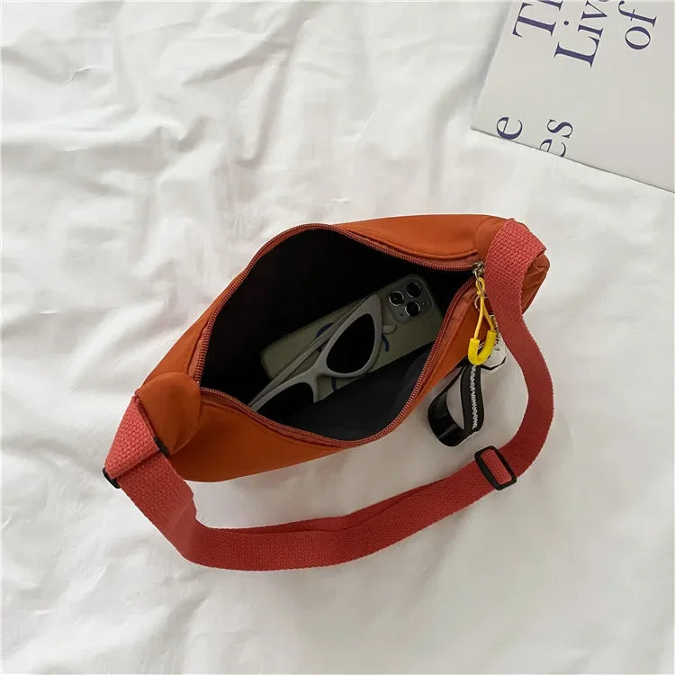Nylon Half Moon Crossbody Bags for Women, Stylish Dumpling Bag, Small Armpit Shoulder Bag for Daily Use, Work, Outing, Party.