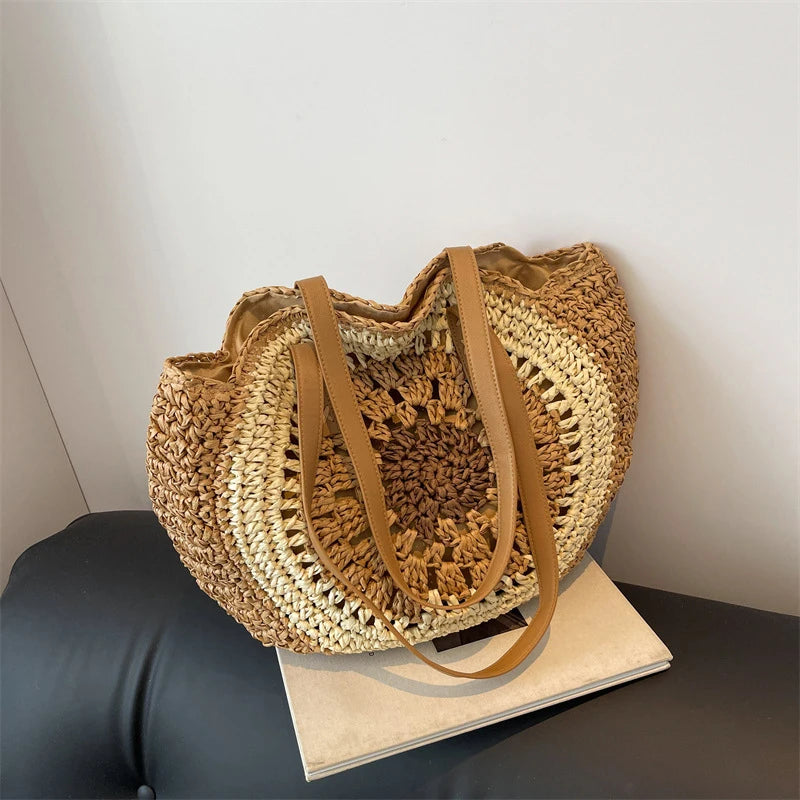 Round Casual Tote Bag with Zipper Closure Vacation Bag Trendy Large Woven Beach Bag Holiday Travel Handbag for Women and Girls