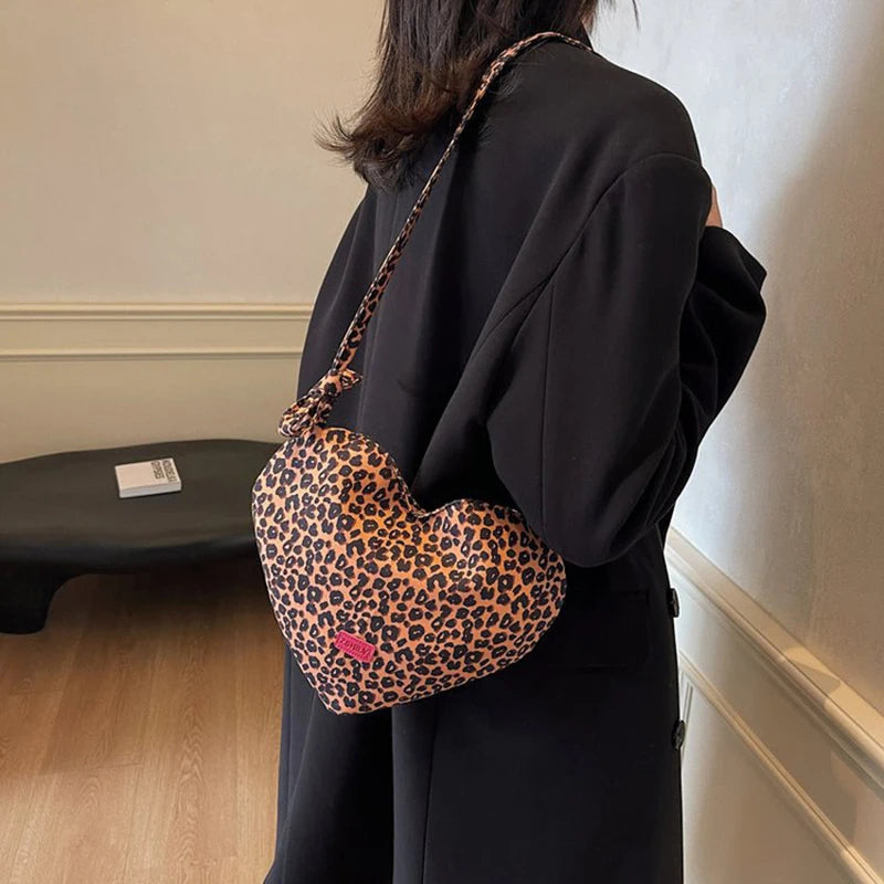 New Heart Shaped Shoulder Bag Fashion Leopard Design Crossbody Bag Cute Handbag Purse For Woman's Tote Bag
