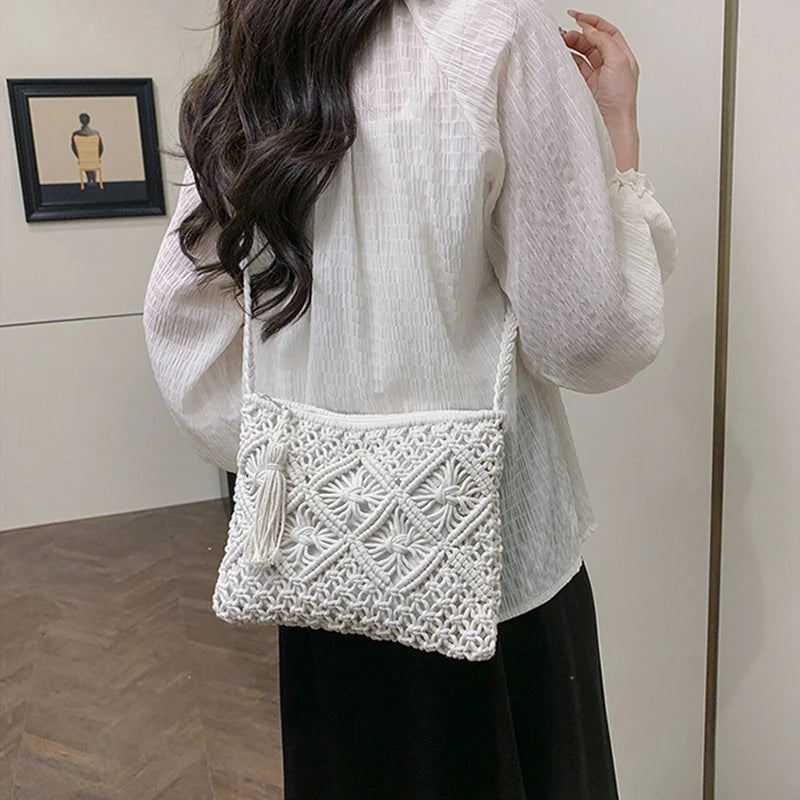 Handwoven Shoulder Bag for Women Crossbody Bag with Zipper Tassel Details Beach Bag for Travel