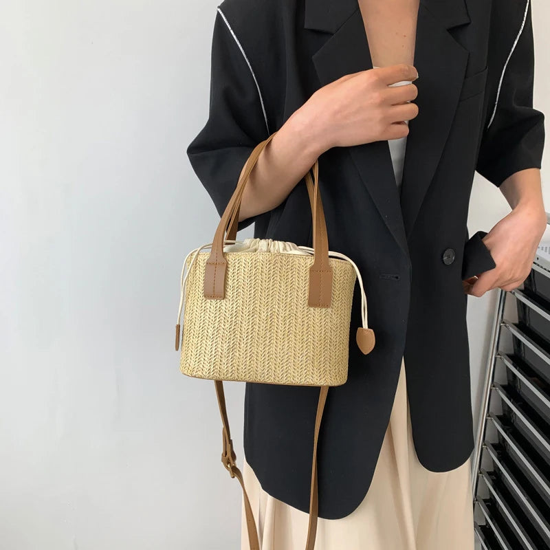 Knit Travel Bags Straw Woven Beach Bag Wrist Pack Women Handle Female Bucket Tote Bags Rattan Ladies Purses Handbag