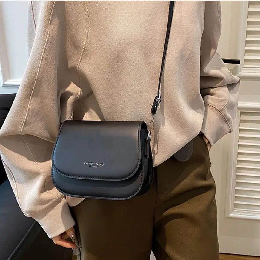 Fashionable Synthetic Leather Crossbody Bag, Womens Shoulder Bag, Simple Square Design, Adjustable Strap, Suitable for Daily Use