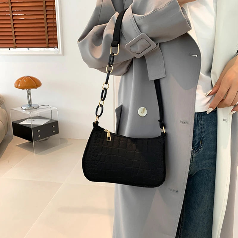 Trendy Lightweight Women Small Square Bag Crocodile Pattern Faux Fur Material Versatile Chain Strap Single Shoulder Bag