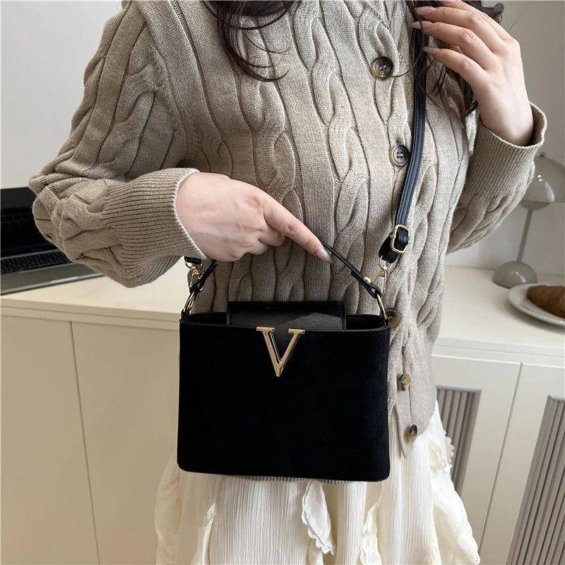Fashionable Mini Suede Women's Bag, Faux Suede Tote Bag, Simple Hardware Lock Buckle Decoration Handbag Purse Cross Body Bags