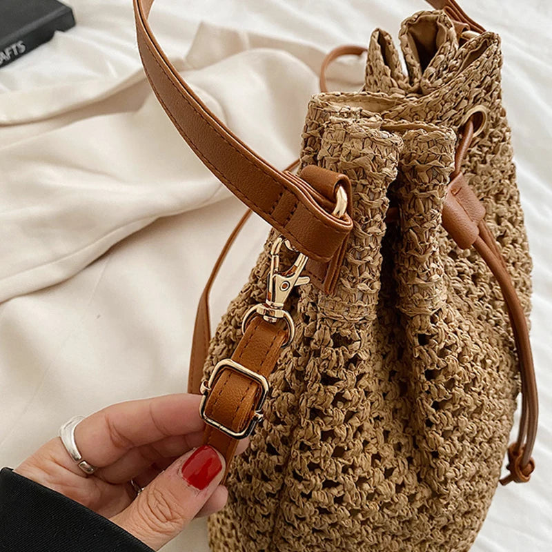 Woven Straw Bag Ladies Bucket Crossbody Bag Summer Beach Bag Retro Travel Shoulder Bags Small Travel Purse and Handbag For Women