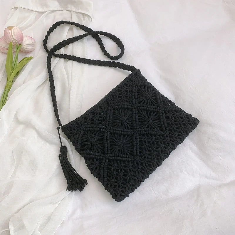 Handwoven Shoulder Bag for Women Crossbody Bag with Zipper Tassel Details Beach Bag for Travel