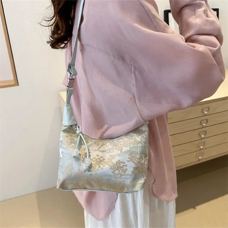 Chic Trend Tote Bag for Women Light Simple Shoulder Crossbody Bags with Large Capacity for Women Portable Phone Bag Coin Purse