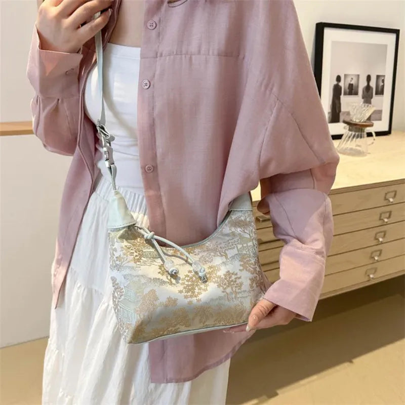 Chic Trend Tote Bag for Women Light Simple Shoulder Crossbody Bags with Large Capacity for Women Portable Phone Bag Coin Purse