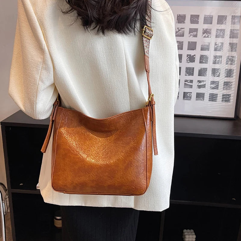 New Crossbody Bag PU Soft Leather Bag Women Fashion Simple Small Square Bag Retro Large Capacity Casual Shoulder Bag