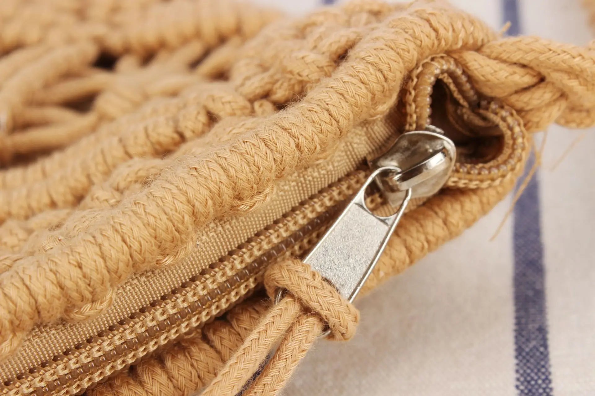 Handmade Bohemian Woven Rope Crossbody Bag with Tassel Detail, Summer Beach Clutch Shoulder Bags for Women, Geometric Design